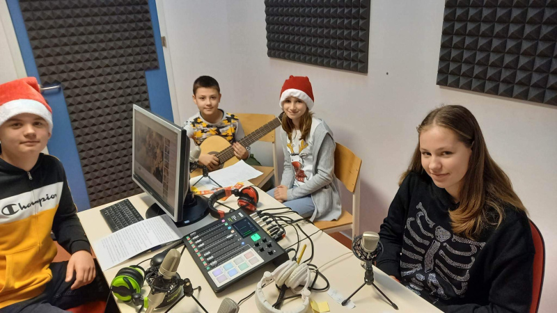 22. 12. 2022 – Praznični radio Nuklear