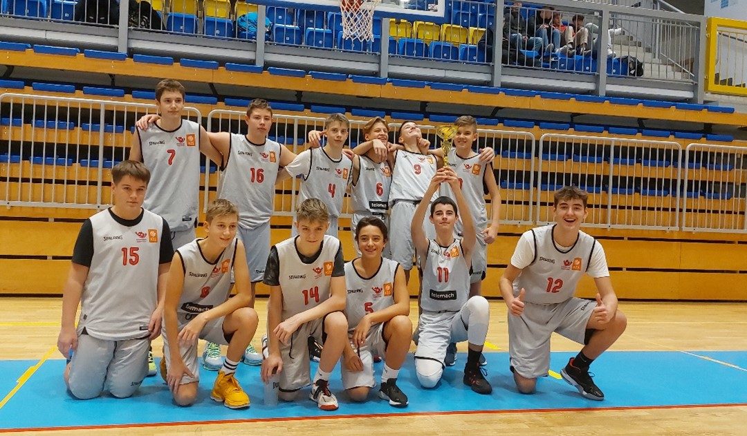 30. 11. 2022 – 2. mesto na PODROČNEM PRVENSTVU OSNOVNIH ŠOL V KOŠARKI (učenci l. 2008 in mlajši)